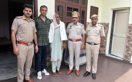 करनाल पुलिस द्वारा स्वतंत्रता दिवस के अवसर पर हरियाणा पुलिस के शहीद वीर मुख्य सिपाही सूरजभान की याद में उनके परिजनों को स्मृति चिन्ह भेट किया गया