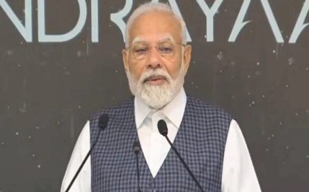 ISRO वैज्ञानिकों से मिल भावुक हुए PM मोदी, 23 अगस्त को ‘नेशनल स्पेस डे’ के रूप में मनाने का ऐलान