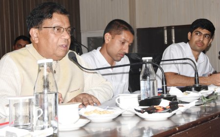 मंत्री डॉ. कमल गुप्ता ने जिला कष्ट निवारण समिति की बैठक में 15 मामलों में से 11 का मौके पर किया निपटारा, 4 मामले रखे लंबित