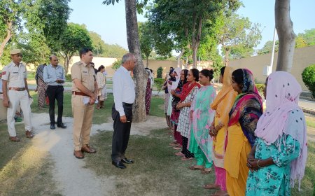 मुख्य दंडाधिकारी सुश्री ईशा खत्री तथा सीजेएम सुश्री जसबीर ने जिला कारागार की महिला बंदिओं के साथ बातचीत की