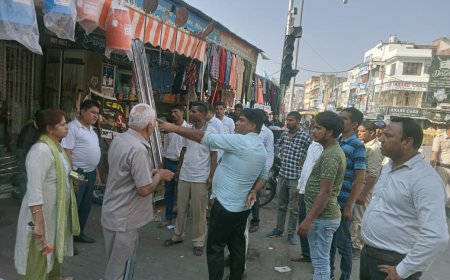 शहर को अतिक्रमण मुक्त करने के लिए नगर निगम के प्रवर्तन दल ने बाजारों का किया दौरा, दुकानदारों को अंतिम चेतावनी देकर छोड़ा