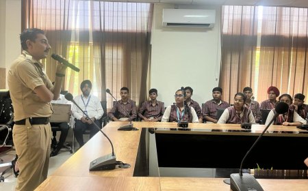 साइबर थाना की टीम द्वारा बच्चों को ब्राउजिंग सुरक्षा के बारे में बताया गया