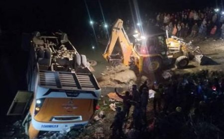 नेपाल में दर्दनाक हादसा, नदी में बस गिरने से 2 भारतीय समेत 12 लोगो