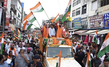 भारत माता के जयकारों के साथ करनाल में निकली तिरंगा यात्रा