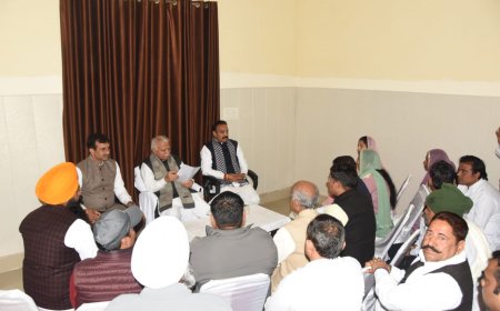 केंद्रीय मंत्री मनोहर लाल ने मुनक और सालवन गांव के लोगों से की मुलाकात