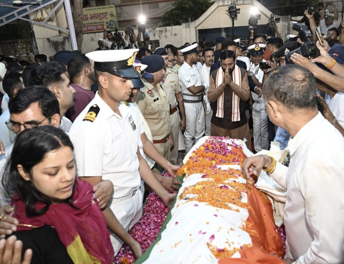 भारत माता के जयकारों के बीच सैन्य सम्मान के साथ लेफ्टिनेंट विनय नरवाल का अंतिम संस्कार, सीएम नायब सिंह सैनी ने दी श्रद्धांजलि